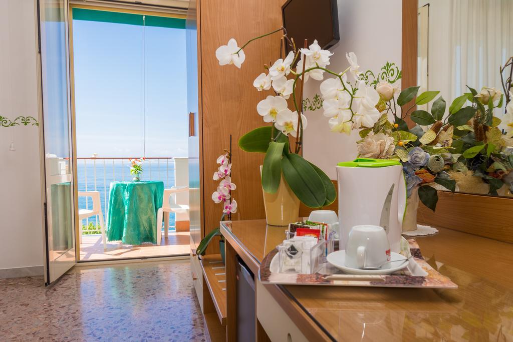 Hotel Baia Verde Maiori Zewnętrze zdjęcie